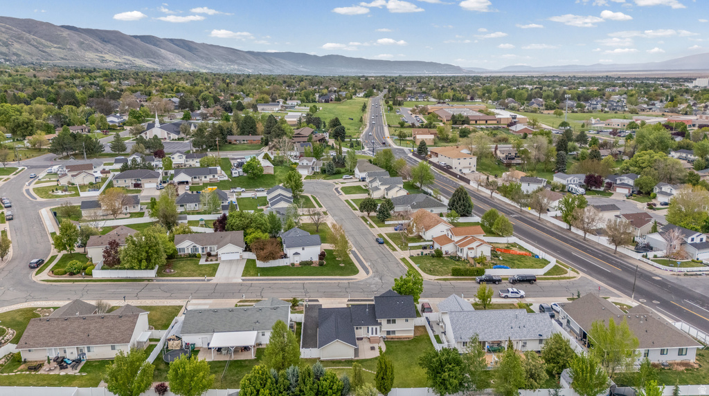 3 E ALFRED AVE Kaysville, UT 84037
