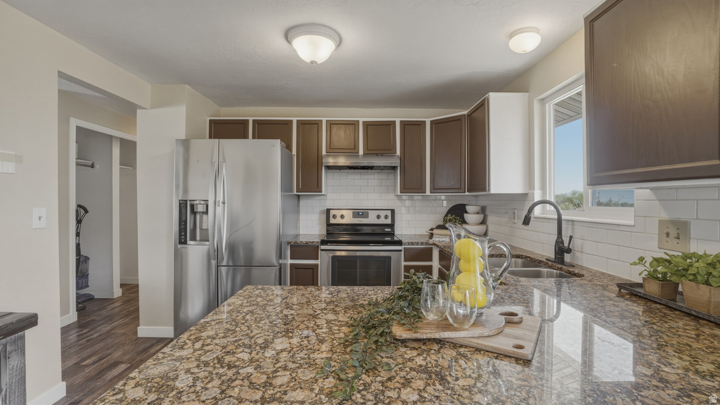 837 E CARNATION DR Sandy, UT 84094