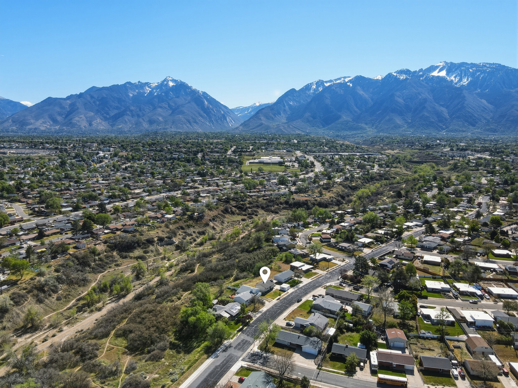 837 E CARNATION DR Sandy, UT 84094