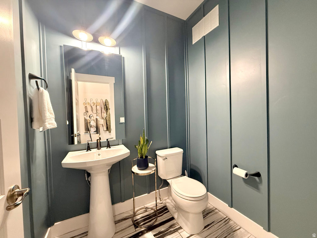 6743 W LAKE AVE South Jordan, UT 84009