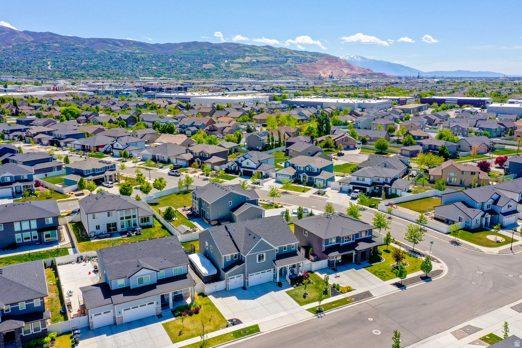 2119 S MOUNTAIN VIEW BLVD Woods Cross, UT 84087