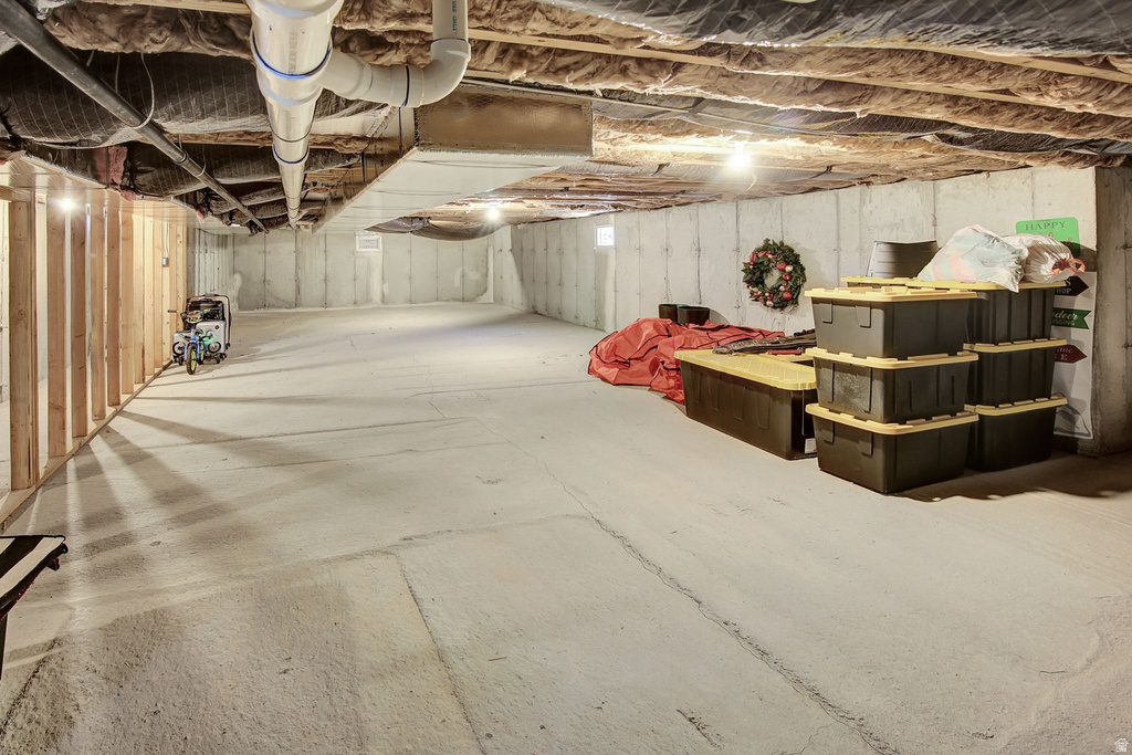 2119 S MOUNTAIN VIEW BLVD Woods Cross, UT 84087