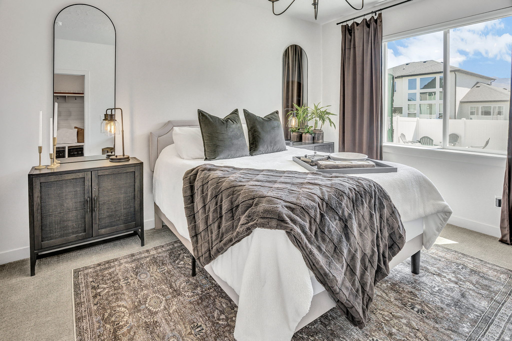 2119 S MOUNTAIN VIEW BLVD Woods Cross, UT 84087