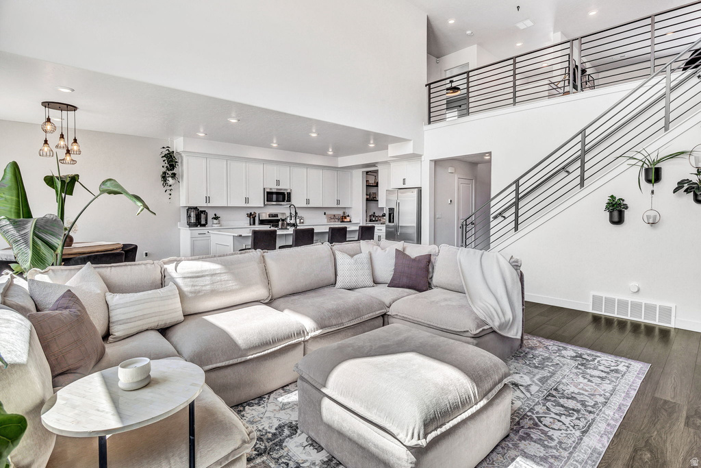 2119 S MOUNTAIN VIEW BLVD Woods Cross, UT 84087