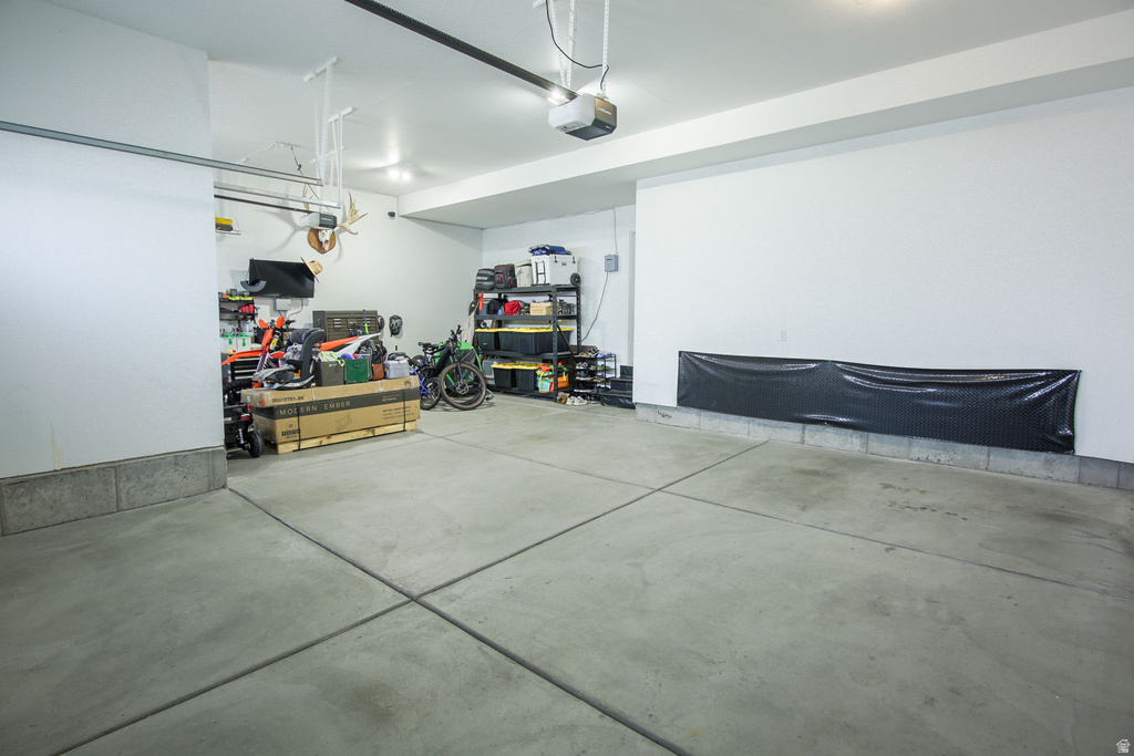 2119 S MOUNTAIN VIEW BLVD Woods Cross, UT 84087