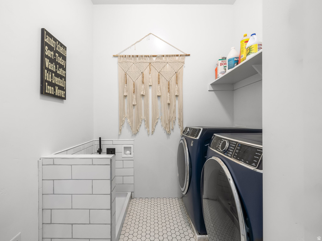 256 W HORIZON LOOP Elk Ridge, UT 84651