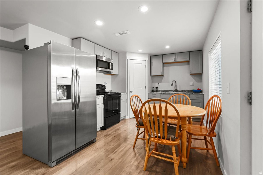 3297 S NEWHOUSE DR Magna, UT 84044