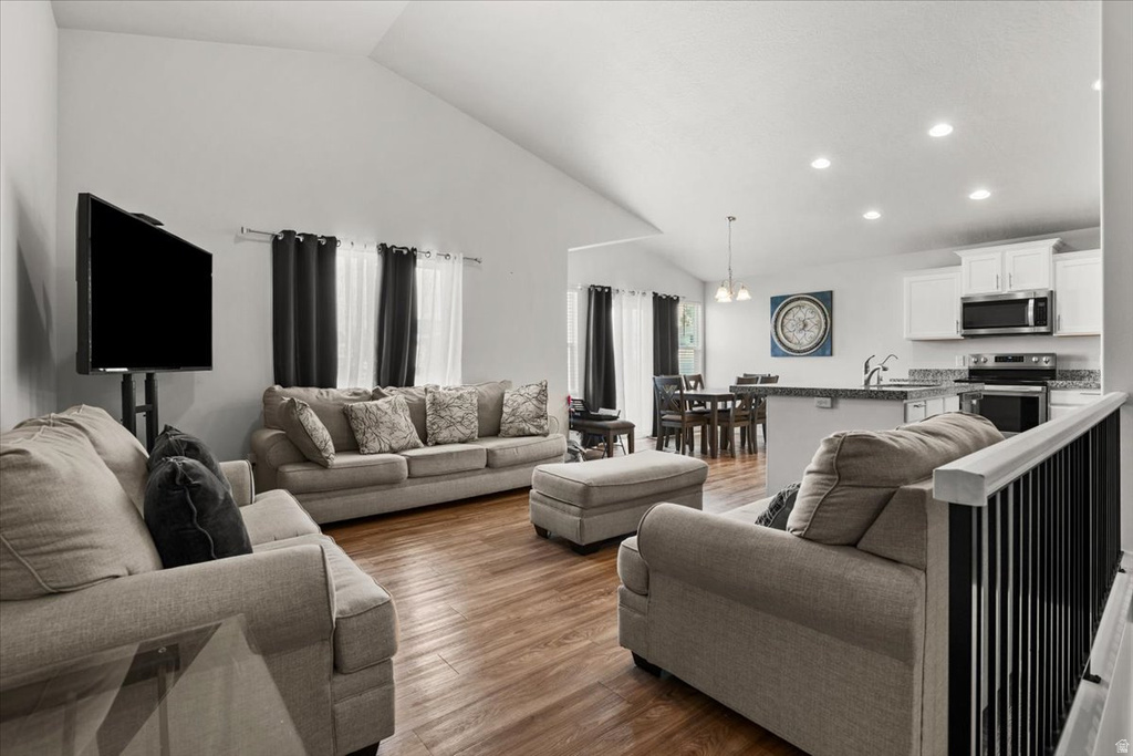 3297 S NEWHOUSE DR Magna, UT 84044