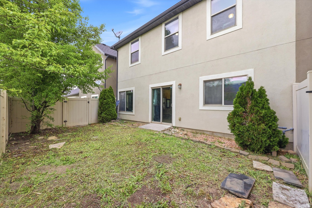 1823 W 2300 S Woods Cross, UT 84087