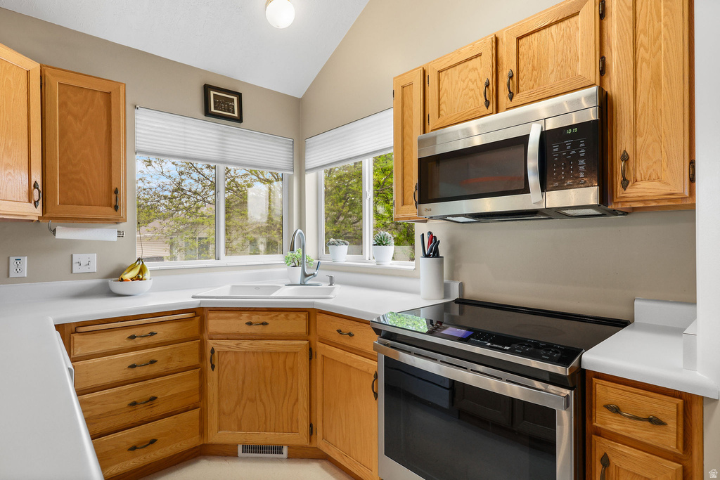 7629 S KINGS BRIDGE DR West Jordan, UT 84084