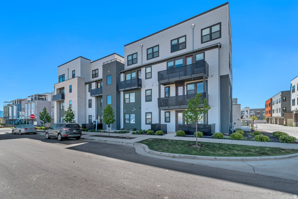 5227 W REVENTON DR #B102 South Jordan, UT 84009