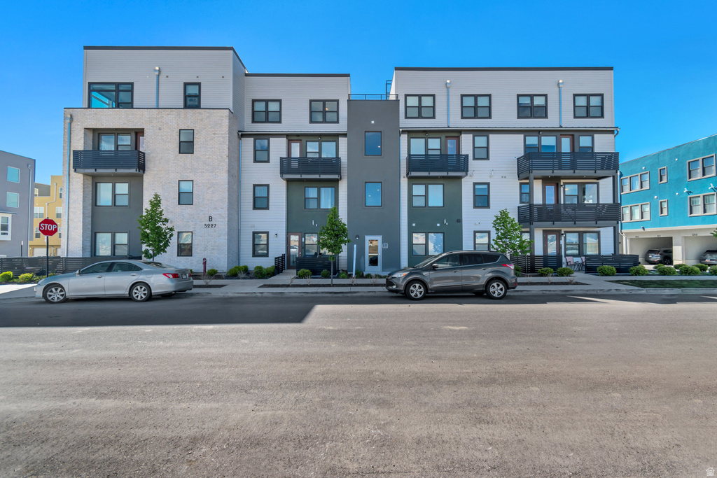 5227 W REVENTON DR #B102 South Jordan, UT 84009