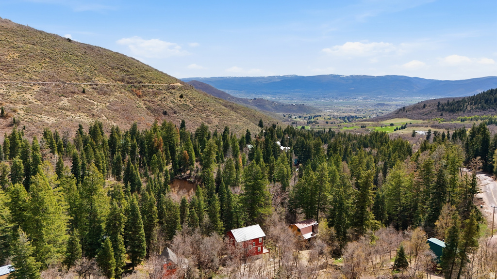 2450 W SNAKE RD Midway, UT 84049