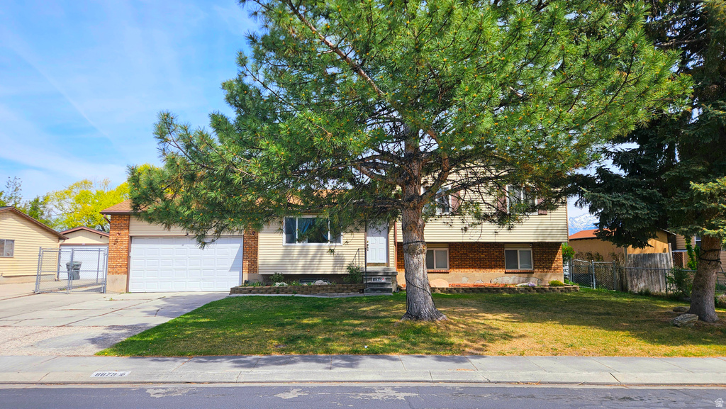 6679 S 3235 W West Jordan, UT 84084