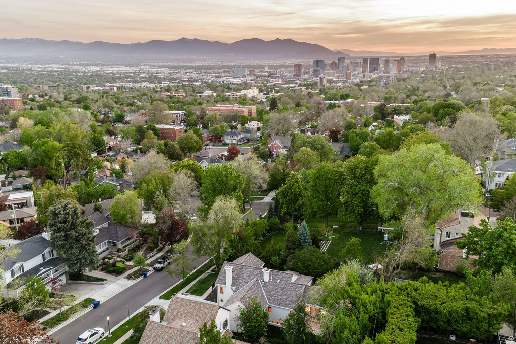 1425 E PERRY AVE Salt Lake City, UT 84103