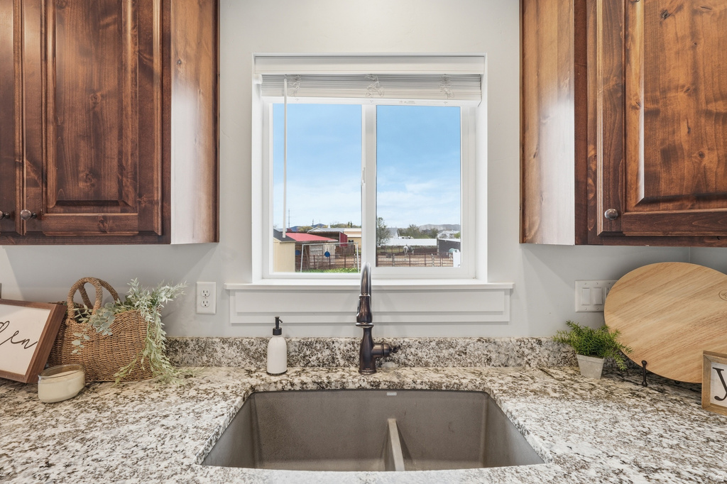 1062 S 700 W Tremonton, UT 84337