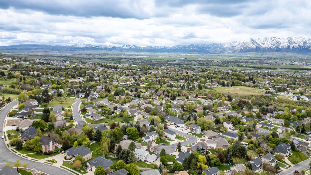 105 BUCKINGHAM DR Providence, UT 84332