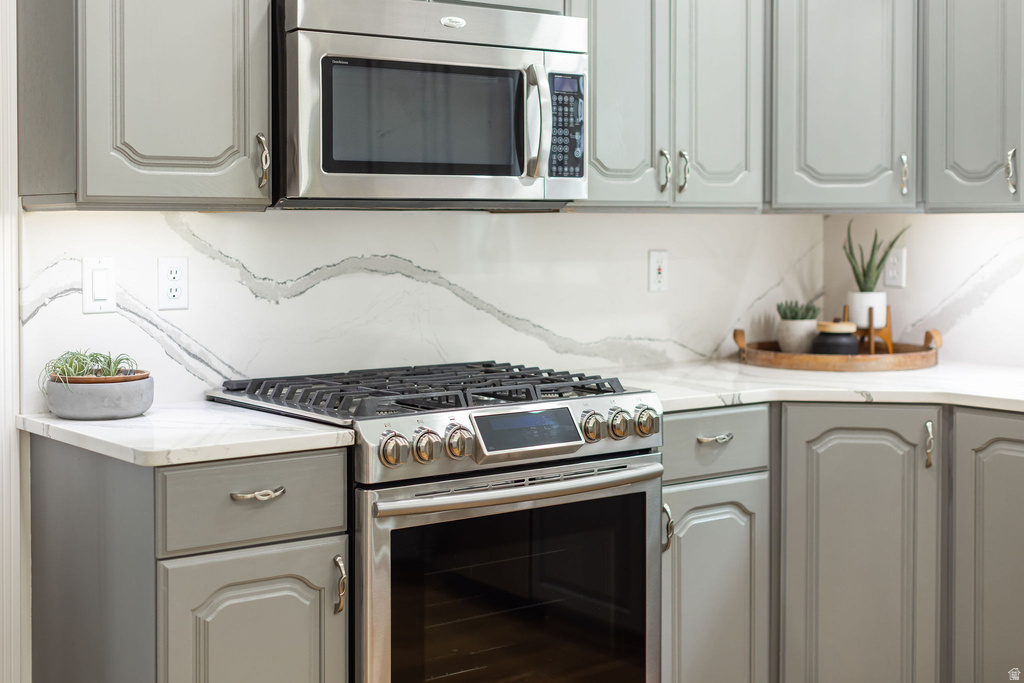 105 BUCKINGHAM DR Providence, UT 84332