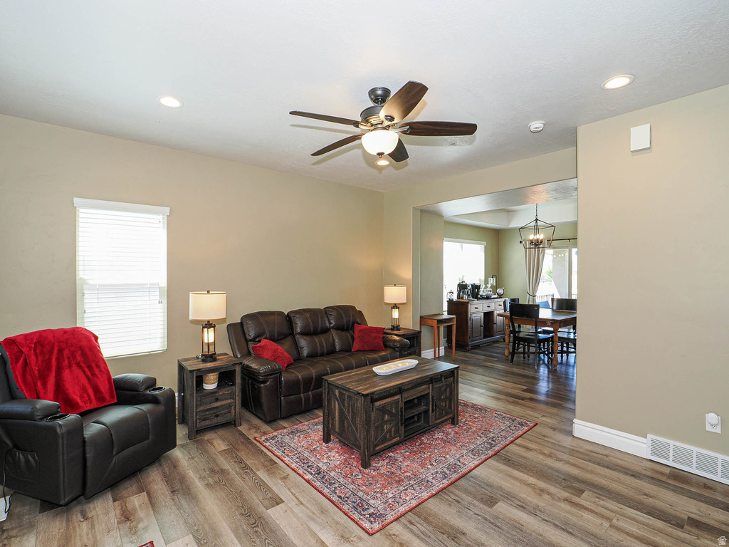 879 W SADDLEBROOK DR Kaysville, UT 84037