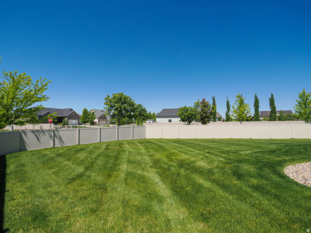 879 W SADDLEBROOK DR Kaysville, UT 84037
