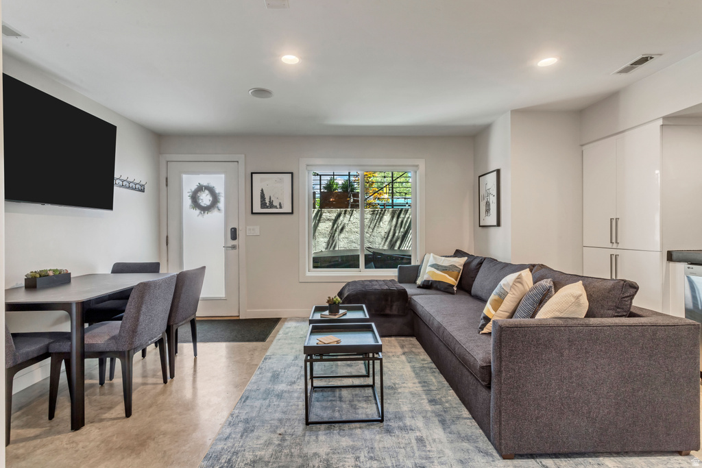 2444 S 900 E Salt Lake City, UT 84106