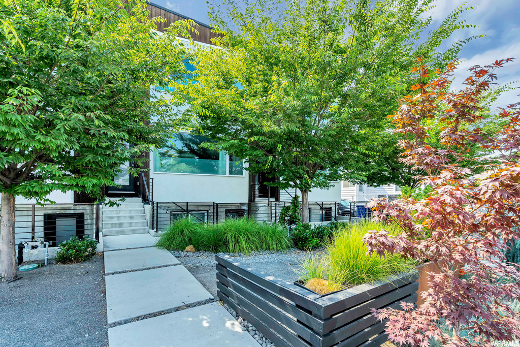 2444 S 900 E Salt Lake City, UT 84106