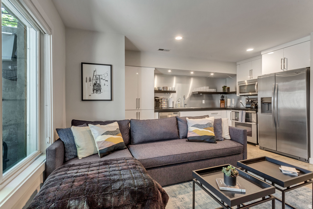 2444 S 900 E Salt Lake City, UT 84106