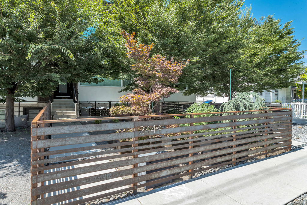 2444 S 900 E Salt Lake City, UT 84106