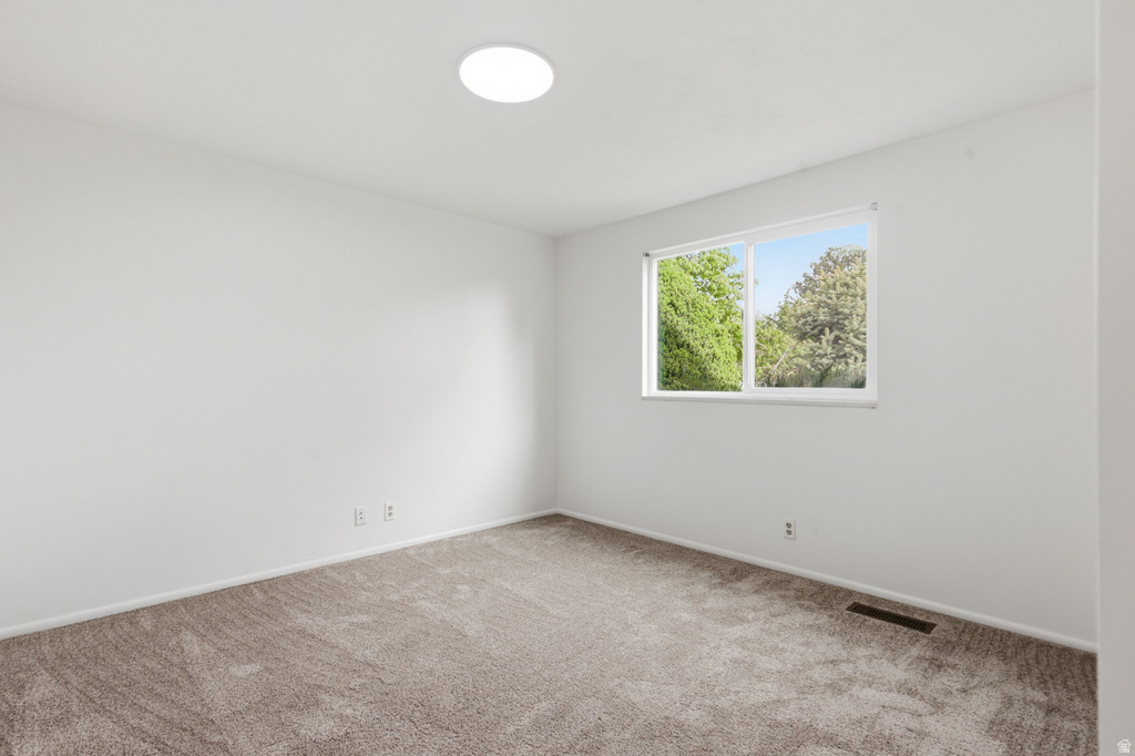 3677 W KEWANEE DR West Valley City, UT 84120