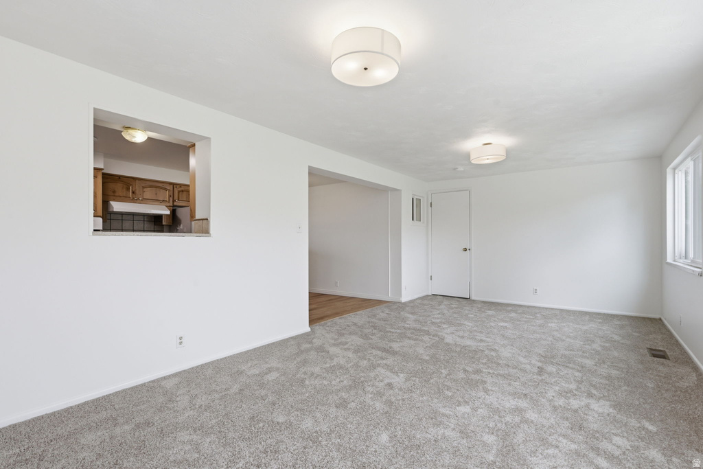 3677 W KEWANEE DR West Valley City, UT 84120