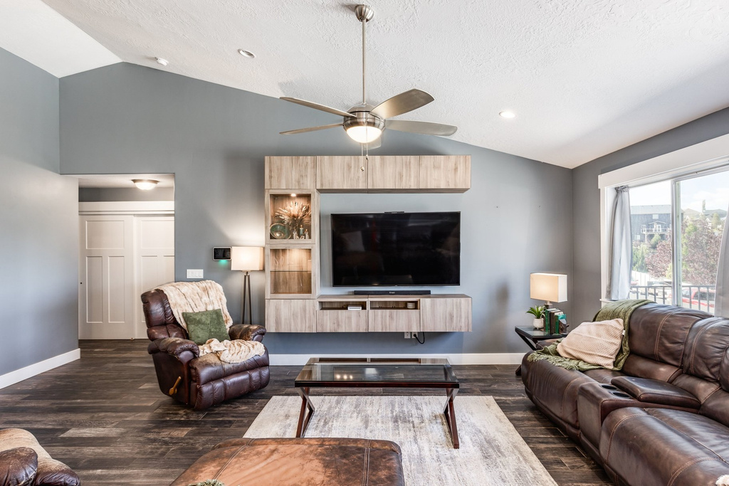 692 STONE BROOK CIR Santaquin, UT 84655