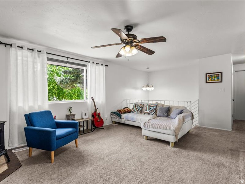 21 QUEBEC CIR Tooele, UT 84074