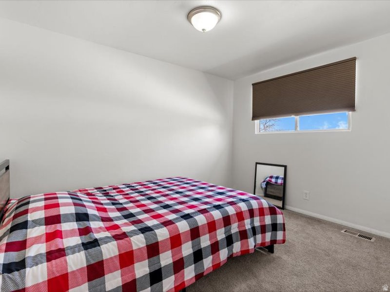 21 QUEBEC CIR Tooele, UT 84074