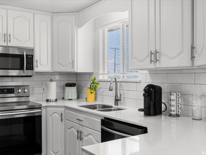 21 QUEBEC CIR Tooele, UT 84074