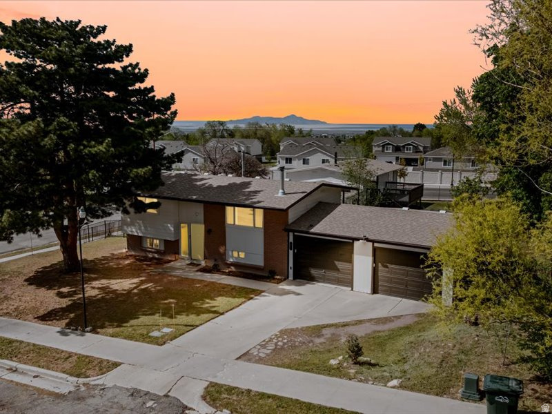 21 QUEBEC CIR Tooele, UT 84074