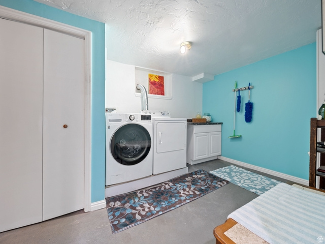 5597 S HILLSIDE DR Murray, UT 84107