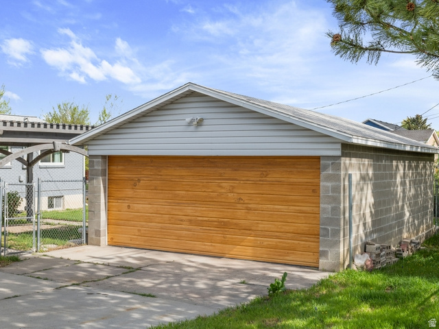 5597 S HILLSIDE DR Murray, UT 84107