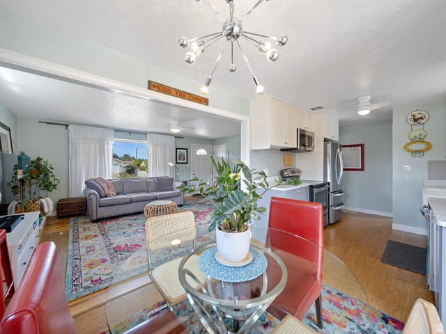 5597 S HILLSIDE DR Murray, UT 84107