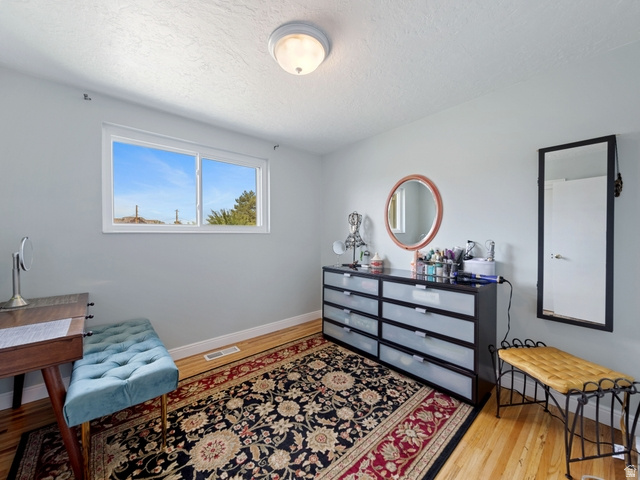 5597 S HILLSIDE DR Murray, UT 84107