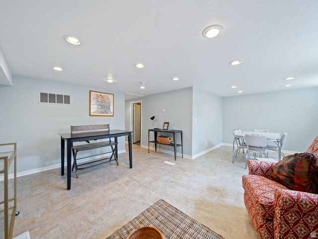 5597 S HILLSIDE DR Murray, UT 84107