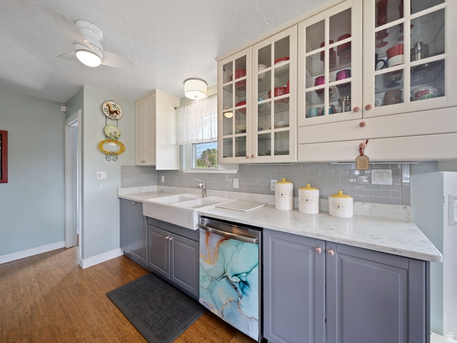 5597 S HILLSIDE DR Murray, UT 84107