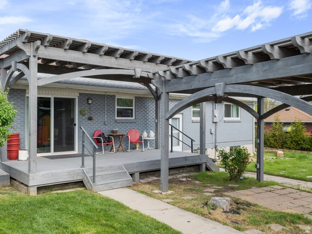 5597 S HILLSIDE DR Murray, UT 84107