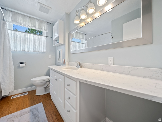 5597 S HILLSIDE DR Murray, UT 84107