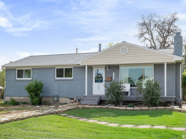 5597 S HILLSIDE DR Murray, UT 84107