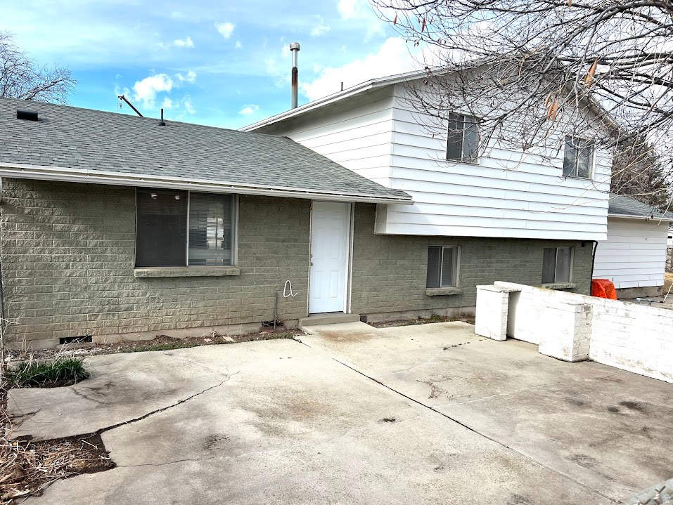 3887 S HALLMARK DR West Valley City, UT 84119
