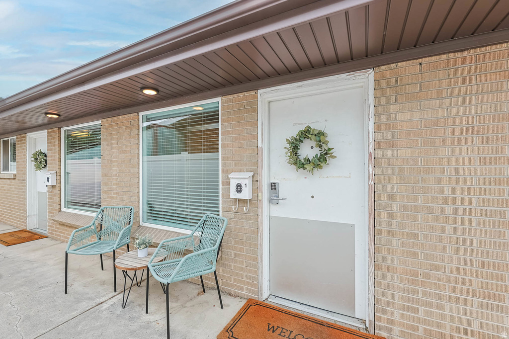 220 E LESLIE AVE Salt Lake City, UT 84115