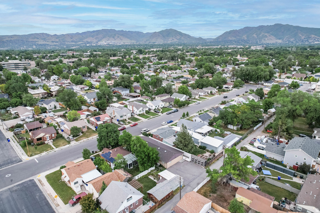 220 E LESLIE AVE Salt Lake City, UT 84115