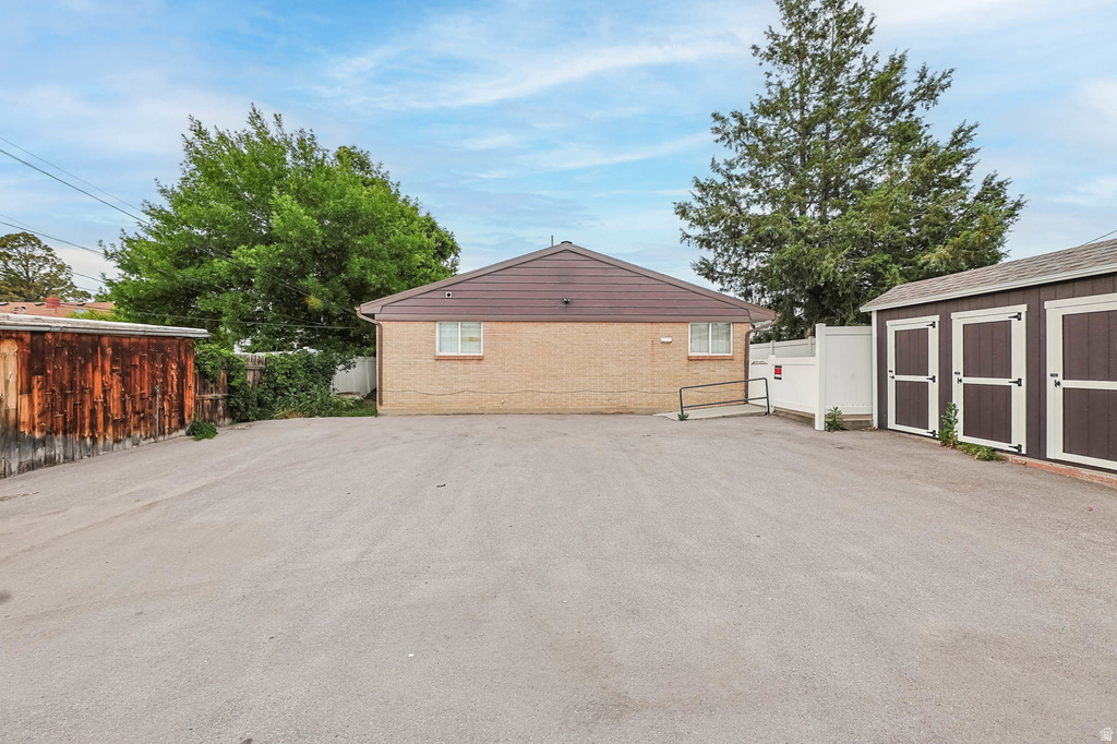 220 E LESLIE AVE Salt Lake City, UT 84115