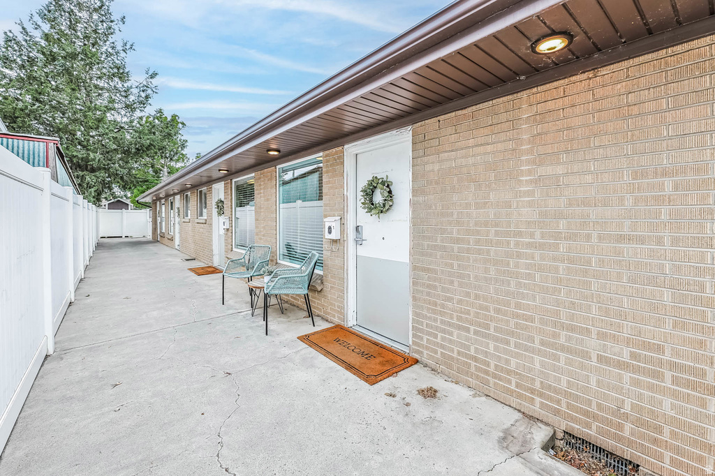 220 E LESLIE AVE Salt Lake City, UT 84115