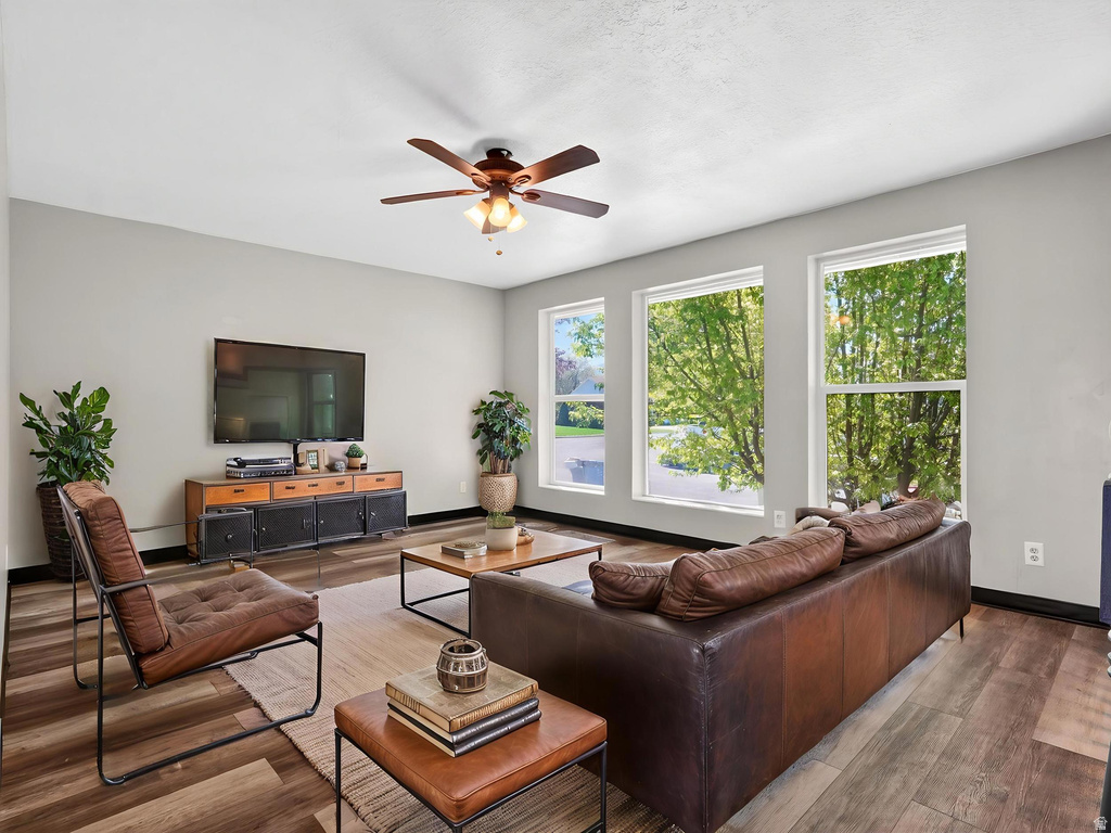 915 KNOWLES LN Logan, UT 84321